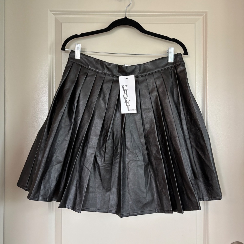 Violet Romance Pleated Faux Leather Mini Skirt Black Size 10